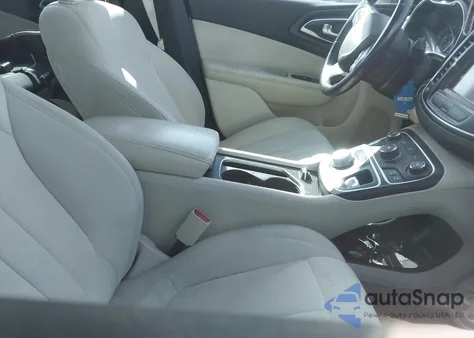 2016 Chrysler 200 Limited z USA, uszkodzony, nr VIN 1C3CCCAB1GN145197